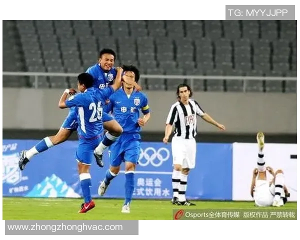 96年AC米兰与申花的经典对决回顾与精彩瞬间分析 96年AC米兰与申花的经典对决回顾与精彩瞬间分析